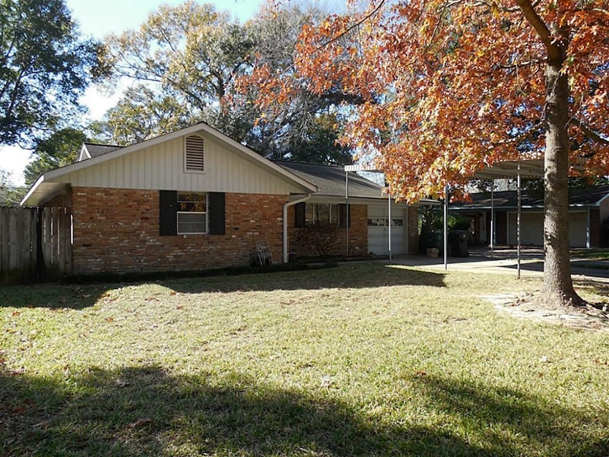 4621 Carleen Rd, Houston, TX 77092 - photo 1