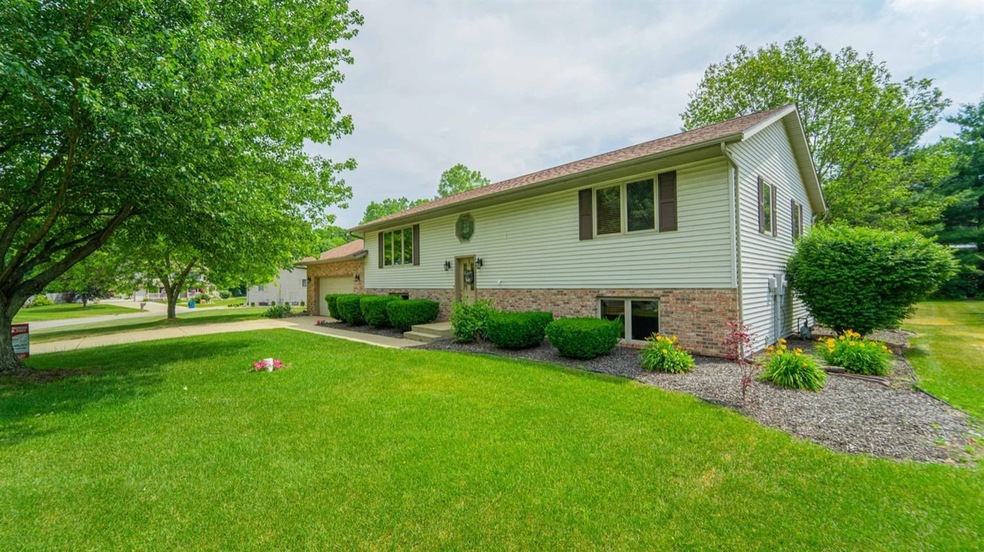 2677 N Van Gogh Dr, La Porte, IN 46350 - photo 1