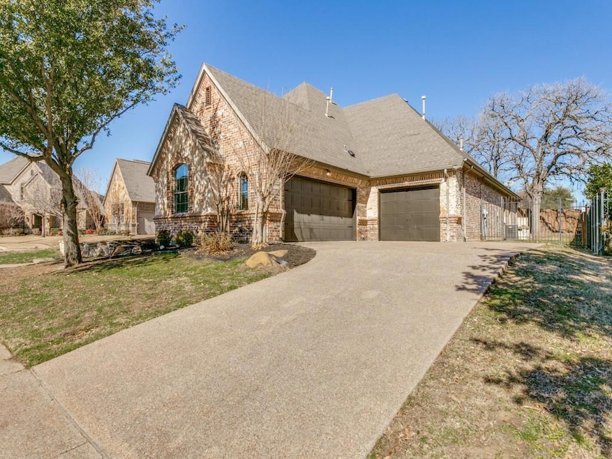 9005 Cedar Bluffs Dr, North Richland Hills, TX 76182 - photo 1
