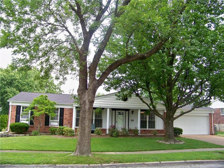 WONDERFUL CURB APPEAL ON QUIET NOT-THROUGH STREET 