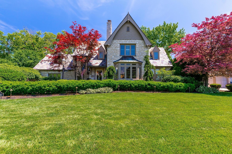 2134 Yorkshire Rd (Exterior)-5 (1)