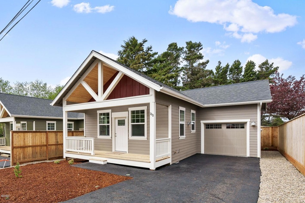 633 SE Quay Ave, Lincoln City, OR 97367 - photo 1