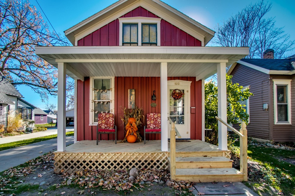 123 W Prospect St, Marshall, MI 49068 - photo 1