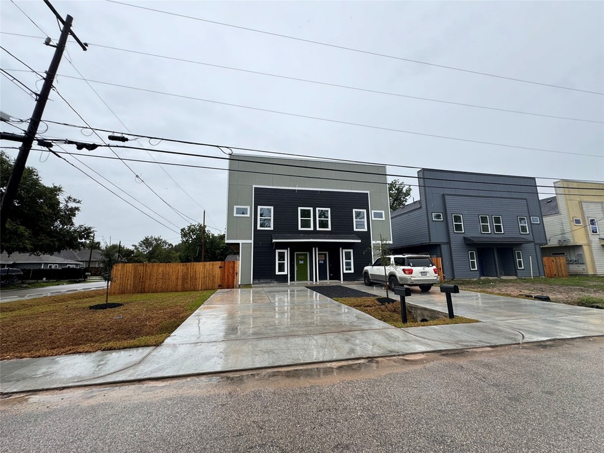 8212,8214 Knox St, Houston, TX 77088 - photo 1