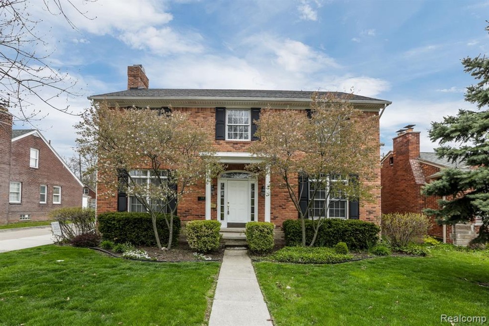 1110+Vernier+Rd+Grosse+Pointe+Woods-0-mls.jpg
