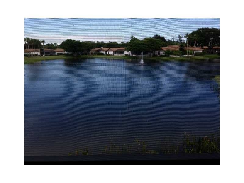6180 S Mirror Lake Dr unit 520, Sebastian, FL 32958 - photo 1