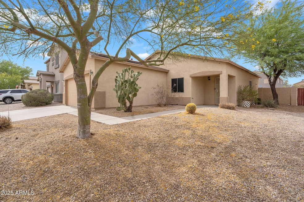 1-web-or-mls-5570 E Quiet Retreat-1
