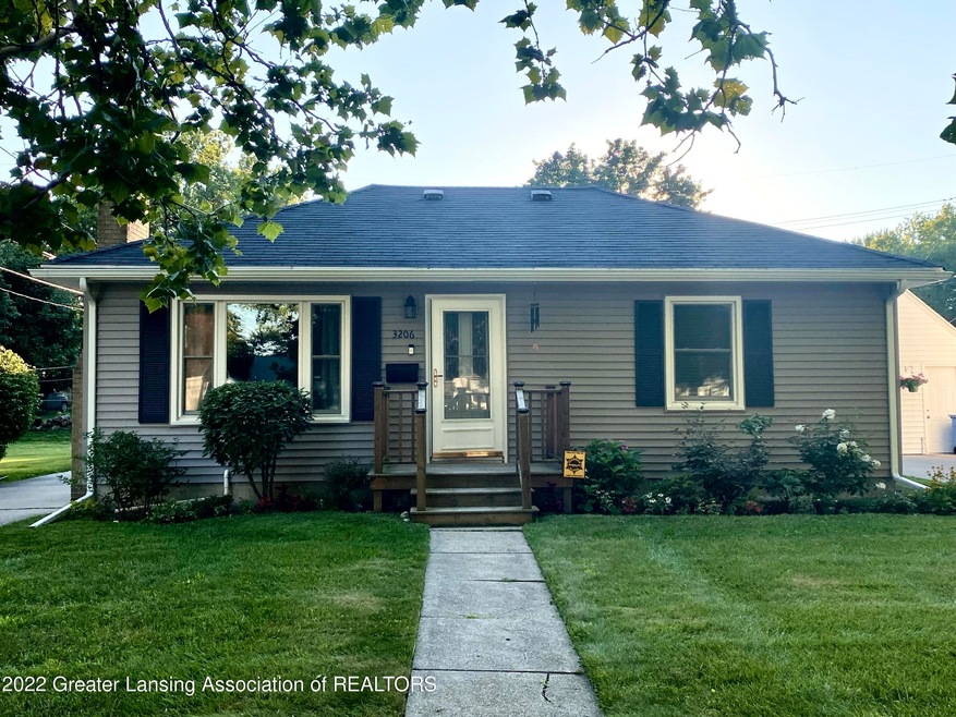 3206 Alden Dr, Lansing, MI 48910 - photo 1