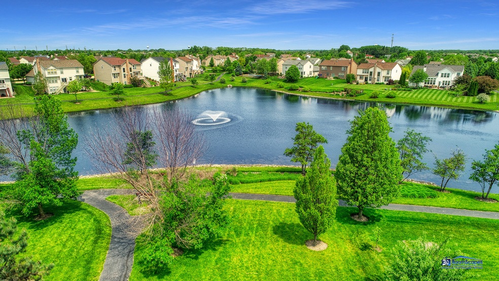 4460 Whitehall Ln, Algonquin, IL 60102 - photo 1