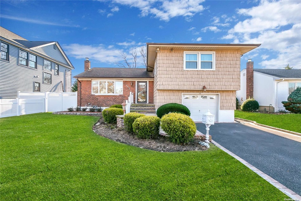 3870 Lawrence Rd, Seaford, NY 11783 - photo 1