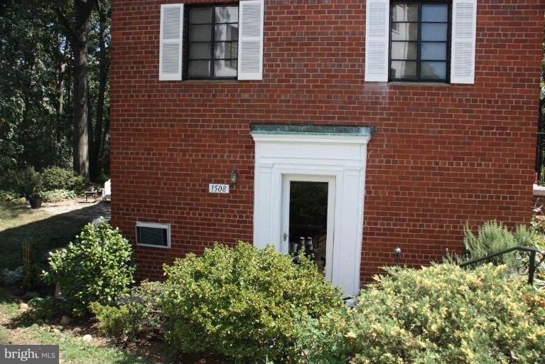 1508 Mount Eagle Place unit 955-15, Alexandria, VA 22302 - photo 1