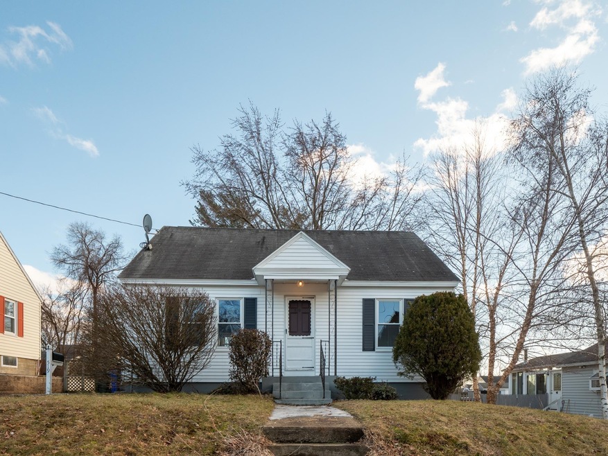 519 Shasta St, Manchester, NH 03103 - photo 1