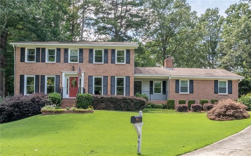 Quiet Cul de Sac & Professionally Landscaped Throu