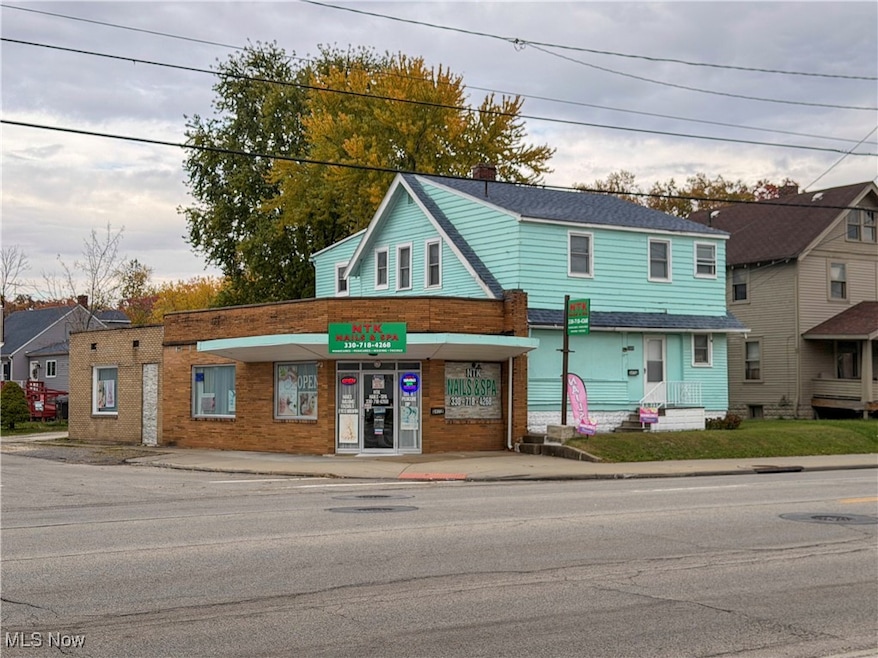 2405 Youngstown Rd SE, Warren, OH 44484 - photo 1