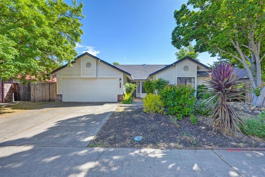 10016 River Mist Way, Rancho Cordova, CA 95670 - photo 1