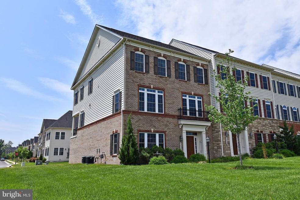 42532 Rowderbury Square, Chantilly, VA 20152 - photo 1