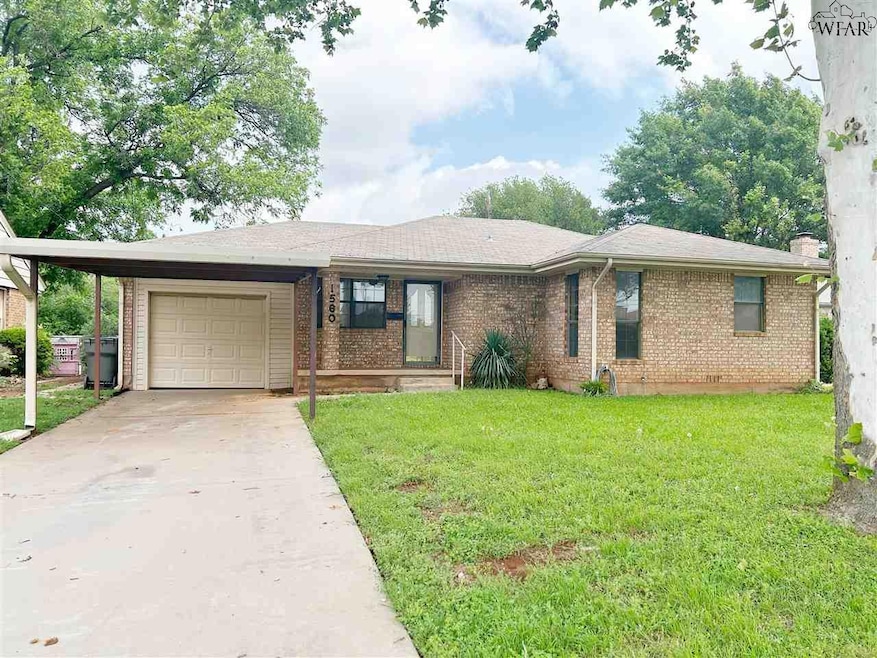 1560 Carol Ln, Wichita Falls, TX 76302 - photo 1