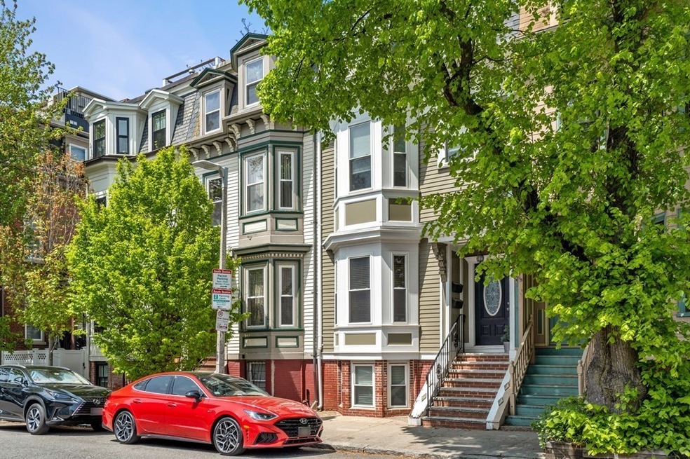 584 E 7th St unit 2, Boston, MA 02127 - photo 1