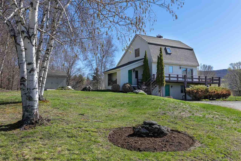 521 Gilcrist Rd, Stowe, VT 05672 - photo 1