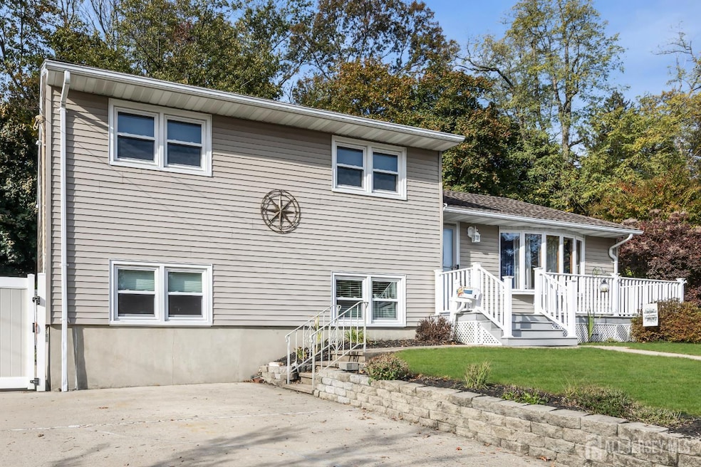 Under Contract $610,000