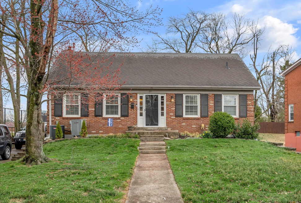 653 Mount Vernon Dr, Lexington, KY 40502 - photo 1