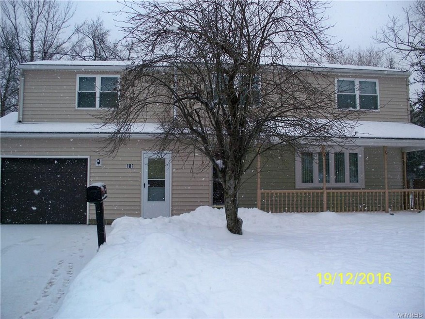 Front House View2 front entries with spacious foye