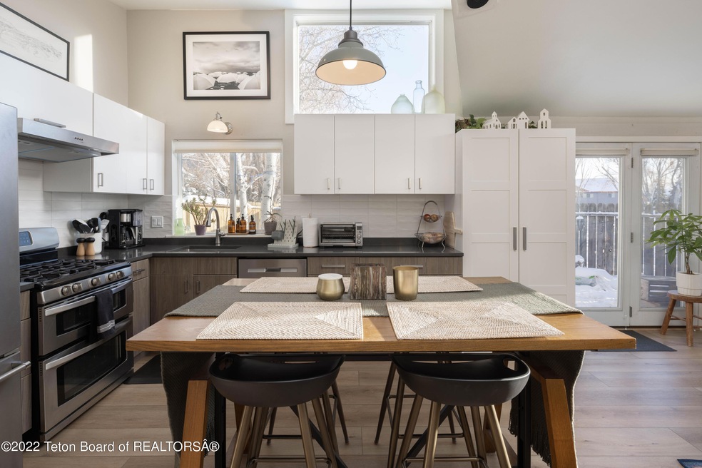 Eat In Kitchen
