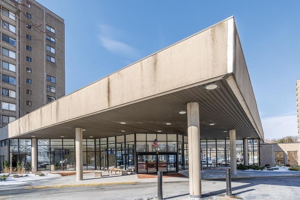 250 Hammond Pond Pkwy unit 213S, Chestnut Hill, MA 02467 - photo 1