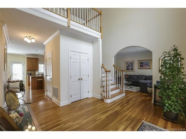 34 Macdonald Rd, Trumbull, CT 06611 - photo 1