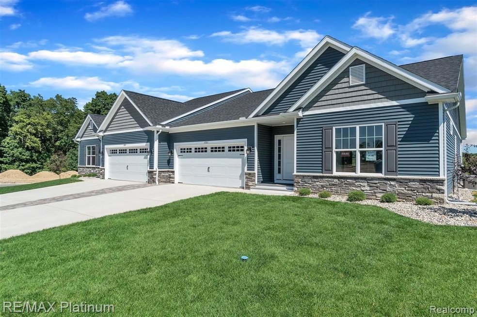 2920 Blue Sky Dr unit 36, Howell, MI 48843 - photo 1