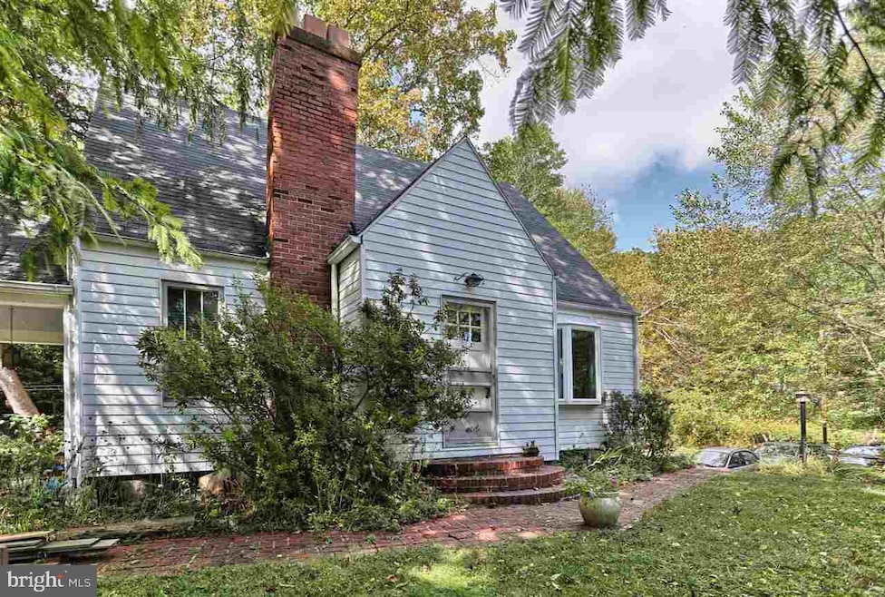 1140 Fishing Creek Valley Rd, Harrisburg, PA 17112 - photo 1