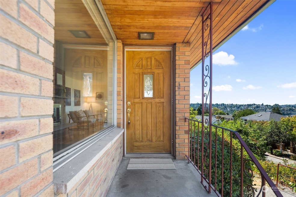 Sold $1,125,000 • Co-Listing Agent