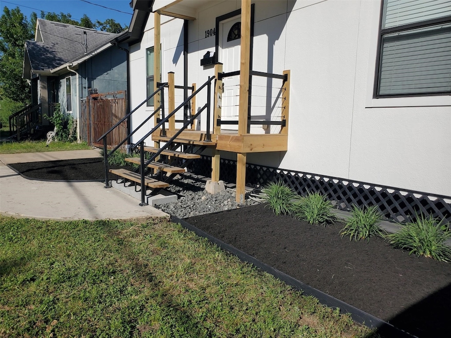1904 Davis St, Houston, TX 77026 - photo 1