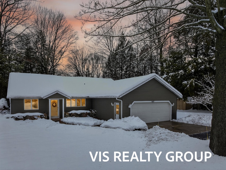 6671 Beech Creek Dr, Fruitport, MI 49415 - photo 1