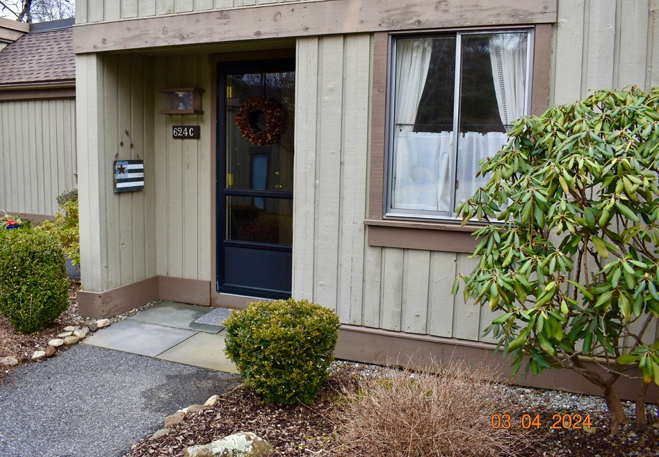 624 Heritage Village unit C, Southbury, CT 06488 - photo 1