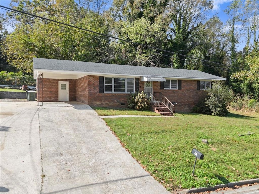 574 S Sage St, Toccoa, GA 30577 - photo 1