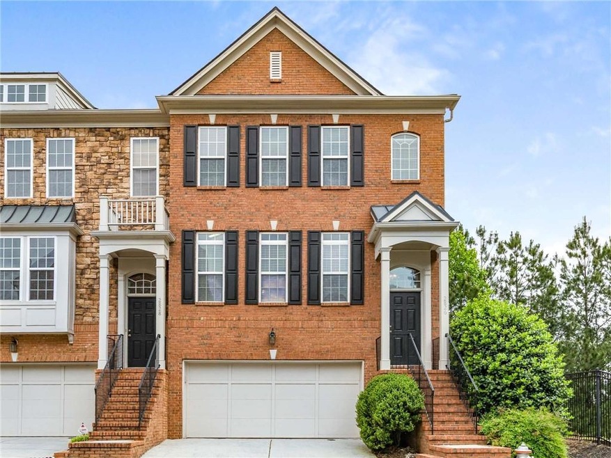 End unit townhome 1/2 mile from Vinings Village.  2 car private garage with ample storage for bikes, canoes or any other toys.