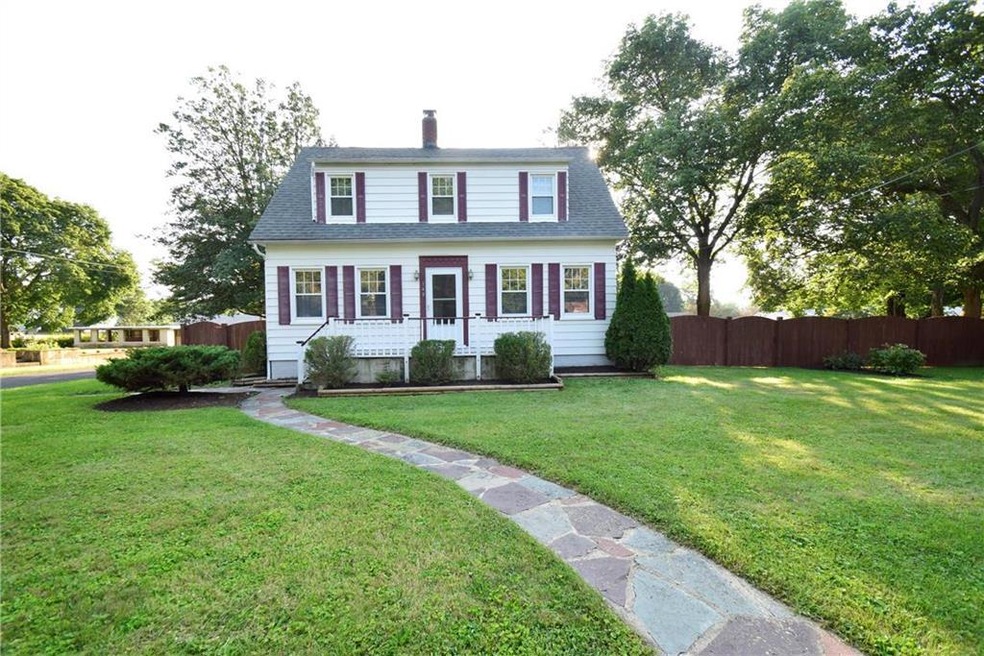 749 Edgewood Rd, Riegelsville, PA 18077 - photo 1