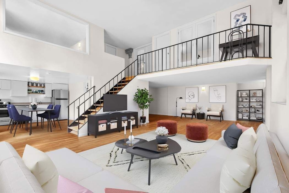 Sold $998,000 • Co-Listing Agent