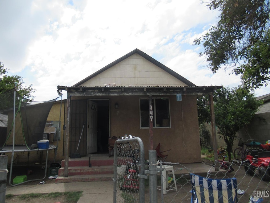 149 1/2 E 2nd St, Buttonwillow, CA 93206 - photo 1