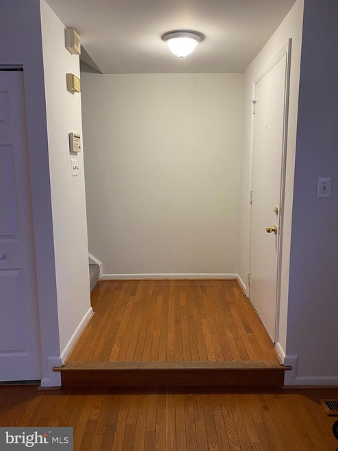 11713 Summer Oak Dr, Germantown, MD 20874 - photo 1