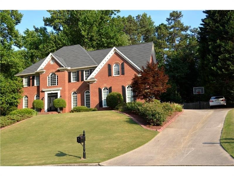 9425 Nesbit Lakes Dr, Alpharetta, GA 30022 - photo 1