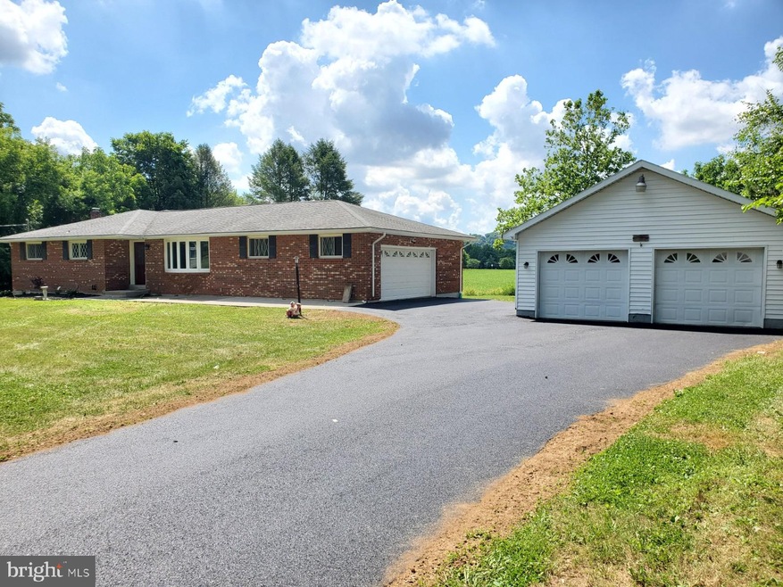 701 Newlins Rd E, Easton, PA 18040 - photo 1