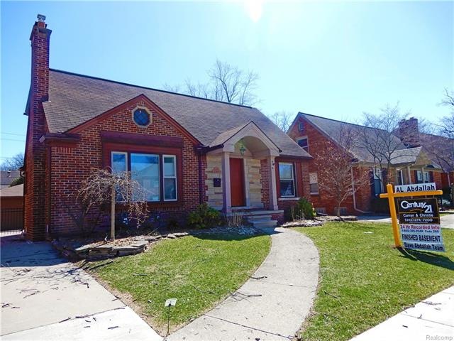 SUPER SHARP & CLEAN BROAD FRONT BRICK HOME IN DEAR