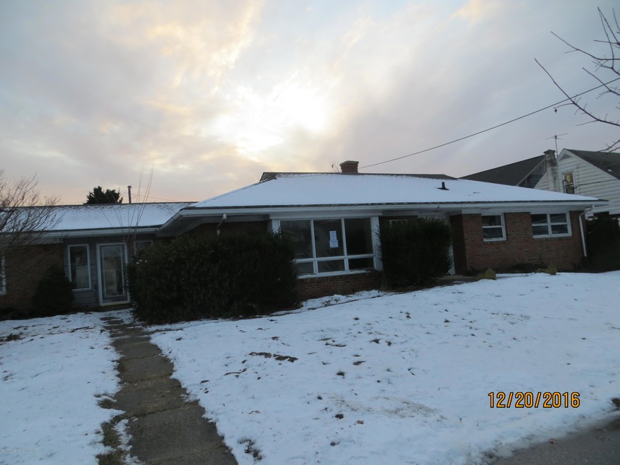 1621 Hawthorne St, Scranton, PA 18504 - photo 1