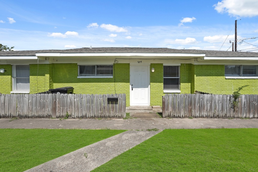 7817 Glass St, Houston, TX 77016 - photo 1