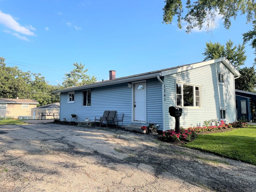 1261 Navajo Dr, Carpentersville, IL 60110 - photo 1