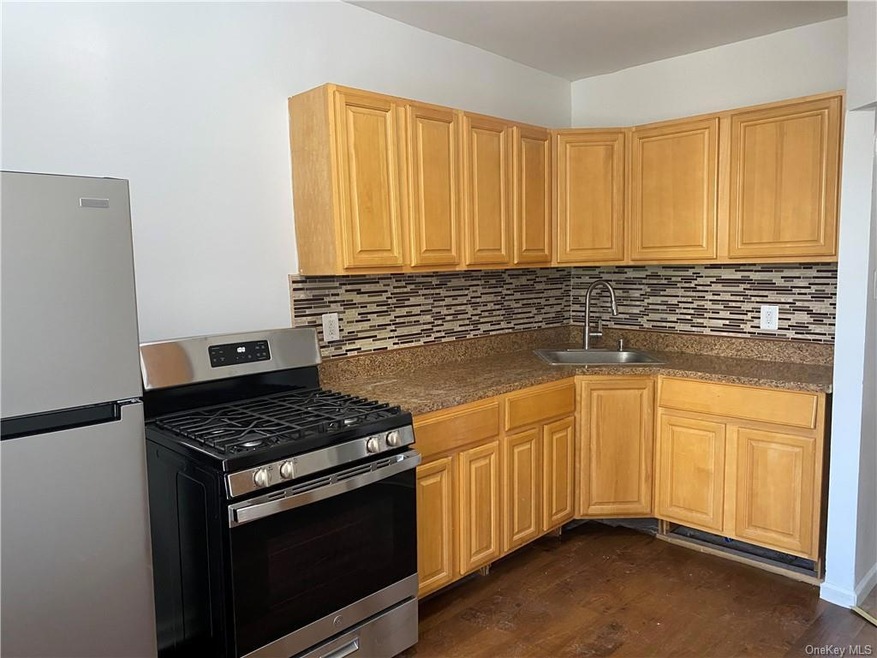 632 van Nest Ave unit 1, Bronx, NY 10460 - photo 1