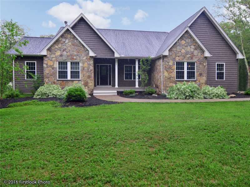 658 Chestnut Hill Rd, Chepachet, RI 02814 - photo 1