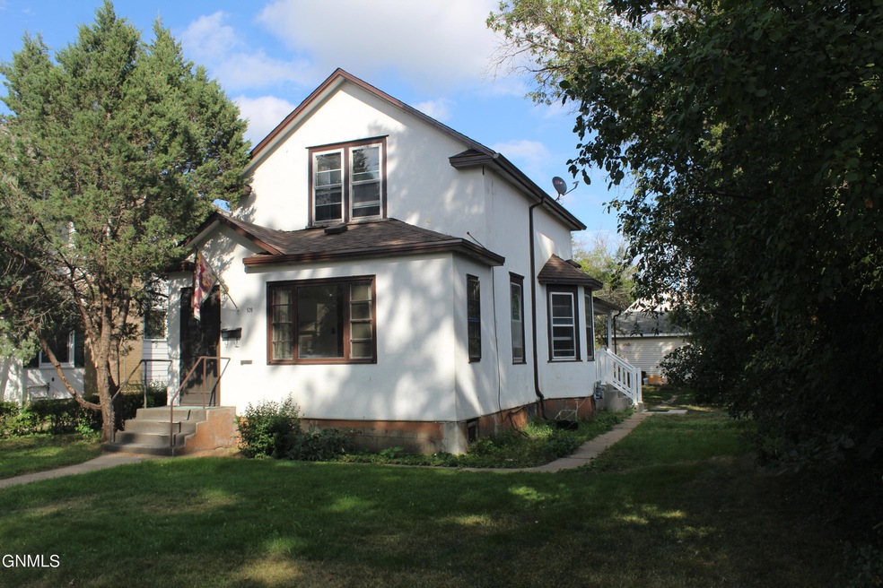 520 1st Ave N, Jamestown, ND 58401 - photo 1